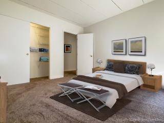 190 Mediterranean Dr, Weymouth MA  02188-3868 exterior