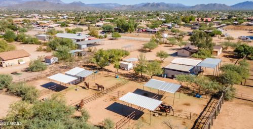 35220 3rd Ave, Phoenix AZ 85027-5908 exterior