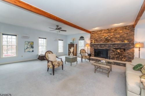 8 Jenny Ln, Wantage NJ  07461-4550 exterior