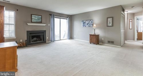 347 Coventry Ct, West Deptford, NJ 08051-2018