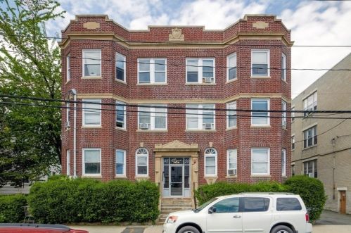 50 Clark Ave, Chelsea MA  02150-2532 exterior