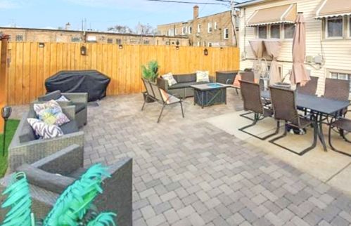 2614 Oak Park Ave, Forest View IL 60402-2533 exterior