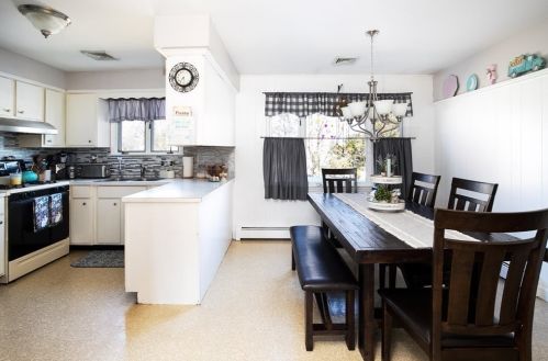 38 Clearview Ave, Fall River MA 02726-4801 exterior