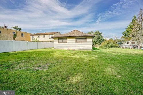 409 Mantua Ave, West Deptford NJ 08066-1277 exterior