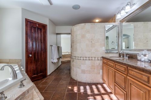 5307 32 Pl, Phoenix AZ 85018-1408 exterior