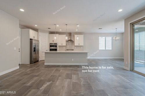 828 Amberwood Dr, Phoenix AZ 85045-0604 exterior