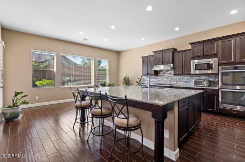 2927 Constance Way, Phoenix AZ  85042-7145 exterior