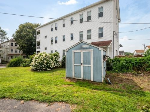 24 Holcombe St, Worcester MA 01604 exterior