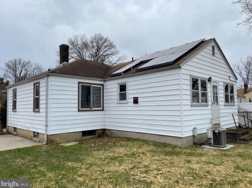 136 Underwood Ave, West Deptford, NJ 08096-3414