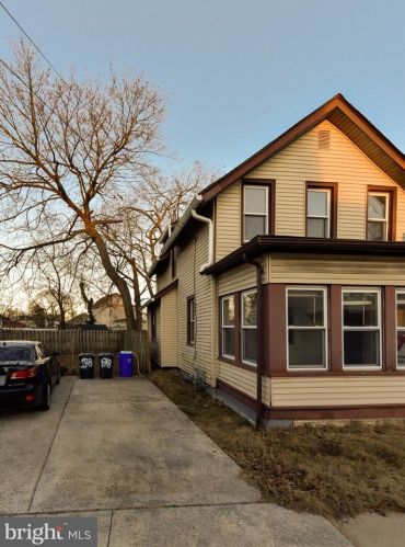 60 Barber Ave, West Deptford NJ  08096-2435 exterior