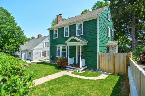 75 Deerfield St, Worcester, MA 01602-4348