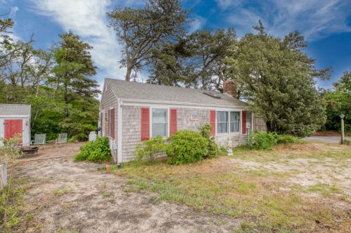 280 Great Pond Rd, Eastham MA  02642-2402 exterior