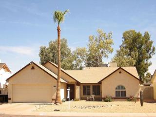 102 Kristal Way, Phoenix AZ  85027-5647 exterior