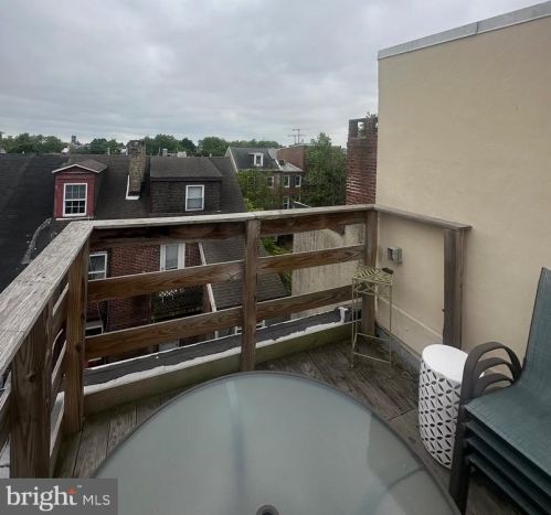 1014 Clinton St, Philadelphia PA  19107-6017 exterior