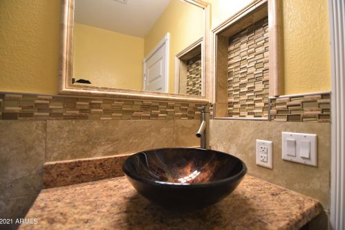 1932 Alta Vista Rd, Phoenix AZ 85041-5443 exterior