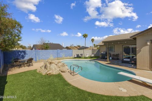 6822 43rd Pl, Phoenix AZ  85042-5218 exterior