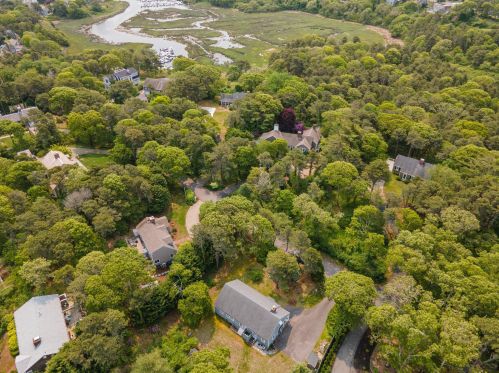 45 Mdw Vw Rd, Chatham MA 02633-2618 exterior