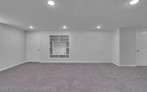 111 Picadilly Dr, Jackson Twp NJ  08527-1290 exterior