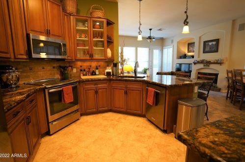 318 Campo Bello Dr, Phoenix AZ 85032-2216 exterior