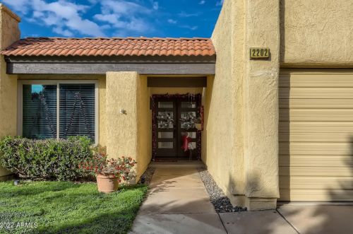 2202 Claremont St, Phoenix, AZ 85015-1907