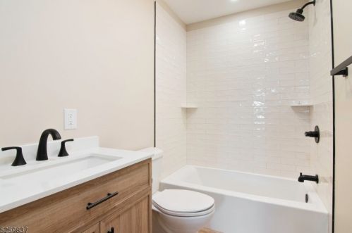 42 Smt Dr, Wantage NJ 07461-1239 exterior