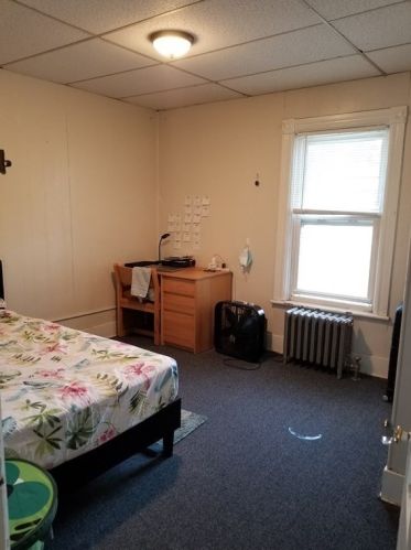 60 Florence St, Worcester MA 01610-1313 exterior