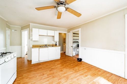 11 Sycamore St, Montgomery MA 01085-3215 exterior