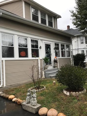 28 Oakwood Ave, Lawrence, MA 01841-2158