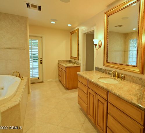 9234 33 Way, Phoenix AZ 85028-4967 exterior