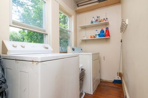 10 Carroll St, Weymouth MA 02189-1211 exterior