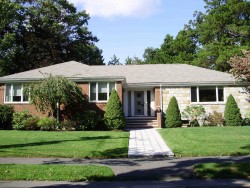 85 Ruane Rd, Newton, MA 02465-2627