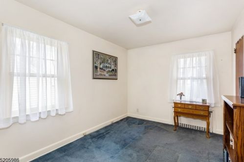 412 Greylock Pkwy, Belleville NJ 07109-2761 exterior