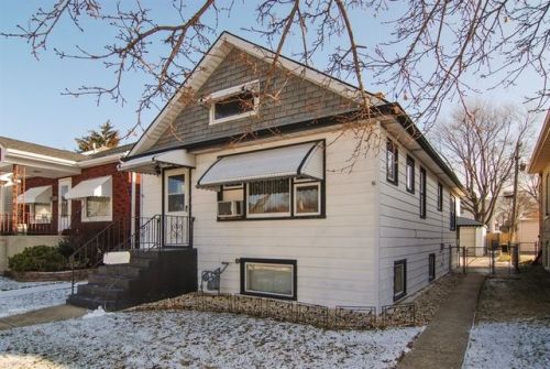 4115 Maple Ave, Forest View, IL 60402-4240