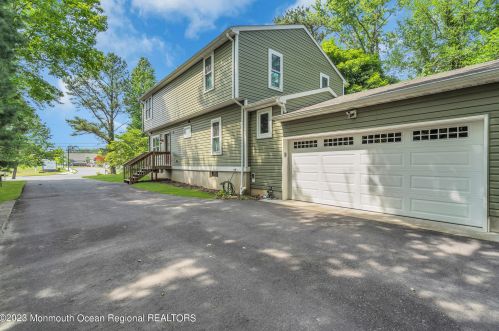 37 Freehold Rd, Jackson Twp NJ  08527-4528 exterior