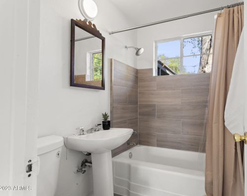 9411 3 Dr, Phoenix AZ 85021-2406 exterior