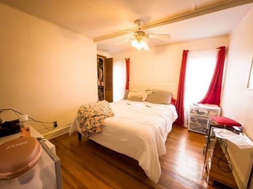 296 Hamlet St, Fall River MA 02724-3340 exterior