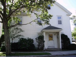 156 River St, Newton, MA 02465-1428