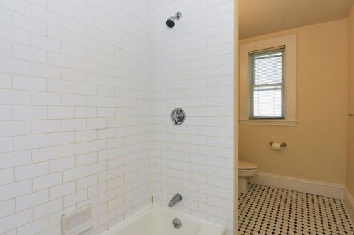 49 Highland Ave, Everett MA 02149-1434 exterior