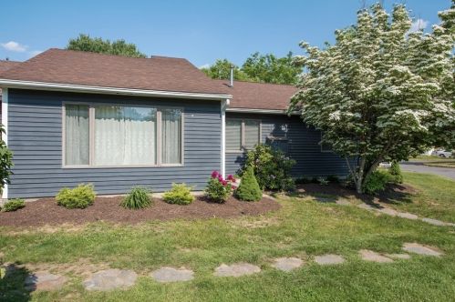 41 Tamarack Dr, Amherst, MA 01002-2620