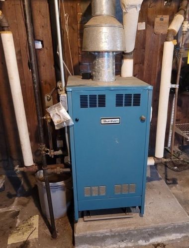 580 Weetamoe St, Fall River MA 02720-5643 exterior