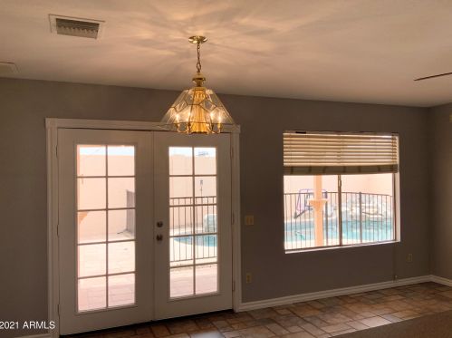 3245 Blackhawk Dr, Phoenix AZ  85050-4812 exterior