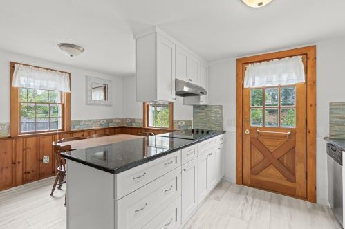 45 Mdw Vw Rd, Chatham MA 02633-2618 exterior