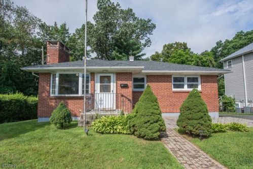 18 Hillside Ave, Dover, NJ 07801-2114