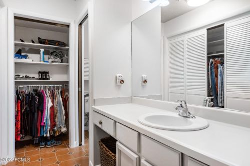 3073 Fawn Dr, Park City UT 84098-5368 exterior