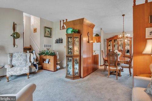 228 Somerset Rd, West Deptford NJ 08096-6066 exterior