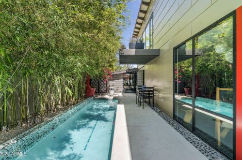 4028 45th St, Phoenix AZ 85044-6060 exterior