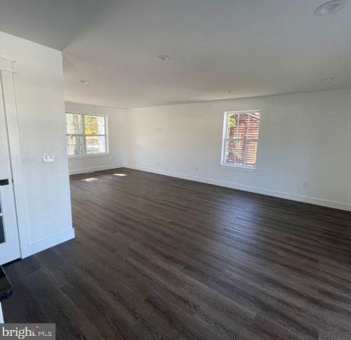 615 Lakehurst Ave, West Deptford NJ  08063-1624 exterior