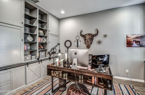 7911 30th Way, Phoenix AZ 85016-8927 exterior