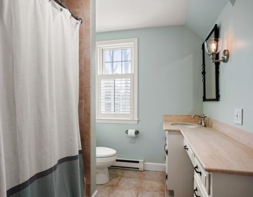 4 High St, Southborough MA 01772-1423 exterior