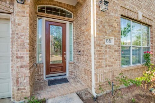 1331 Valley Vista Dr, Irving TX  75063-5416 exterior